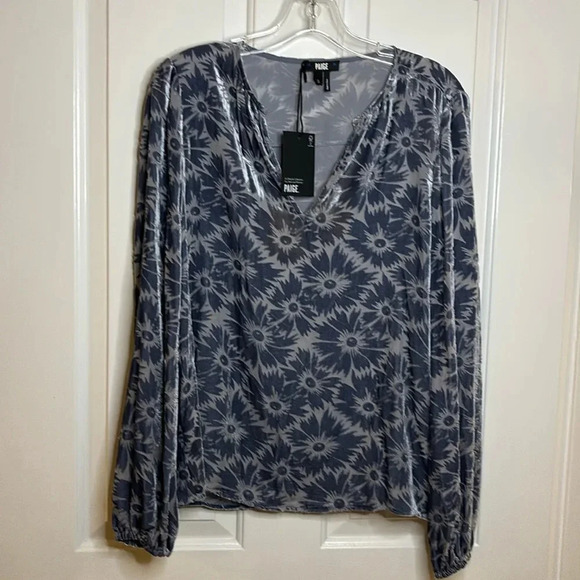 NWT PAIGE Selmah Floral Burnout Long-Sleeve Blouse size small in iced slate - Picture 1 of 12